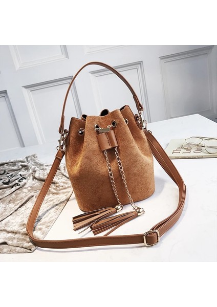 Kahverengi Tarzı 20X17X13 cm 2019 Yeni Mini Crossbody Çanta Sevimli Süet Kova Çanta Organizatör Küçük Püskül Pu Deri Bayan Omuz Messenger Çanta Bolsos (Yurt Dışından) indirimleri