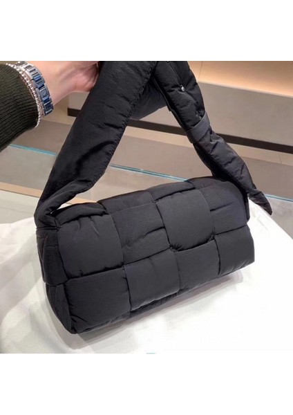 Stil1 Siyah Stil Moda Dokuma Pamuk Yastıklı Kadın Omuz Çantası S Tasarımcı Wome Örgü Çanta Ins Için Doldurma Aşağı Crossbody Çanta (Yurt Dışından)