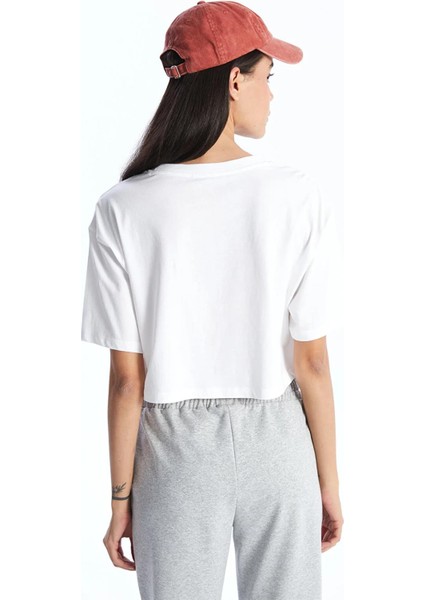 Kadın Beyaz Bisiklet Yaka Oversize Süprem Basic Crop Tişört fırsatları