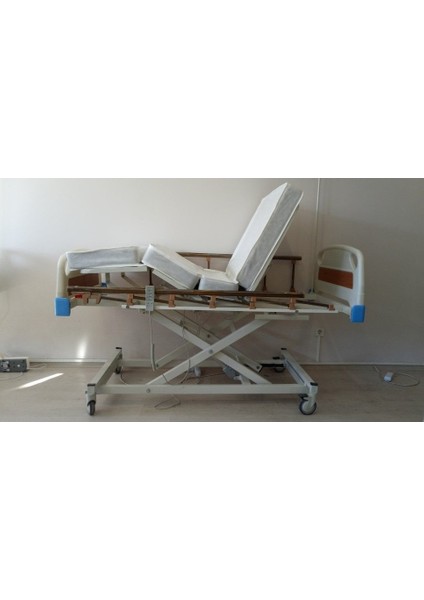 3 Motorlu Abs Tabanca ve Asansörlü Hasta Karyolası + 4 Parçalı Yatak fırsatları