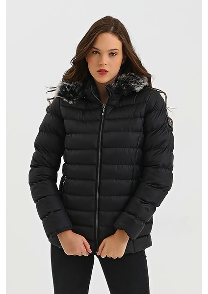 Kadın Siyah Kısa Mont Kaban Parke modelleri