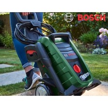 Bosch Universal Aquatak 125 Yüksek Basınçlı Araba Yıkama Makinesi