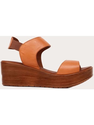 Bueno Shoes Deri Taba Kadın Dolgu Topuklu Sandalet
