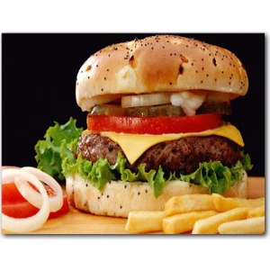 Cakatablo Ahşap Tablo Yakın Çekim Burger ve Patates Kızartması