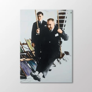 Arty Tablo Atatürk Salıncakta Tablo