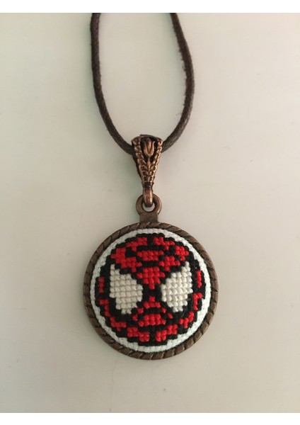 Spiderman Işlemeli Kanaviçe Kolye - Anahtarlık