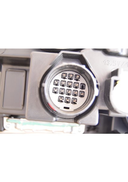 Land Rover Range Rover Sport Far Sol 15 Pin Adaptif (2010-2013)