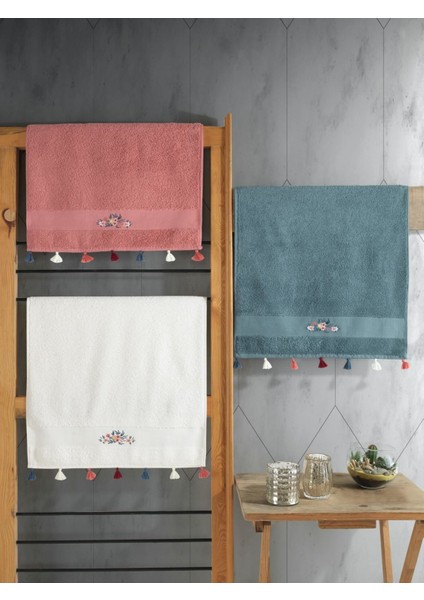 Cotton Box Nakışlı Fit Havlu Seti 3 Adet  50X90 Nar Çiçeği-Krem-Mavi