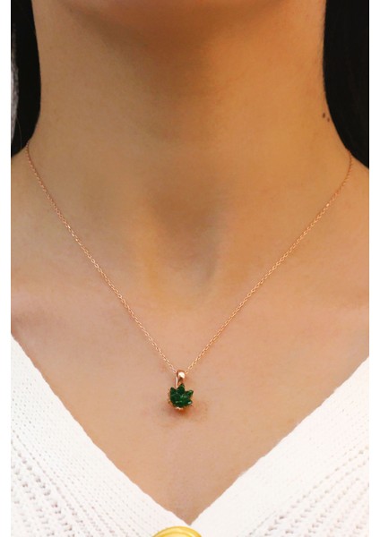 Lotus Çiçeği Zümrüt Taşlı Gümüş Kolye