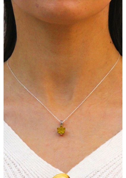 Lotus Çiçeği Peridot Taşlı Gümüş Kolye