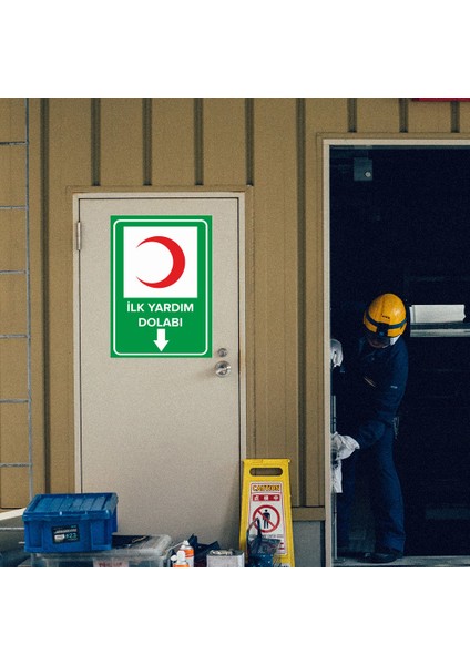 - İlk Yardım Dolabı Aşağı Ok Levhası - Sac Malzeme 25 x 35 cm modelleri