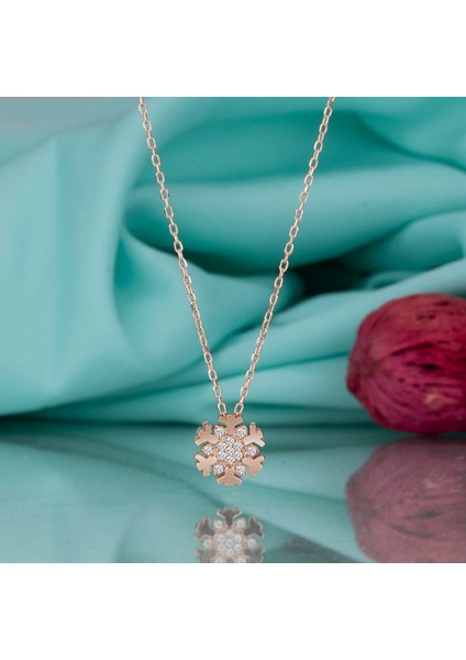 Gümüş Kolye Taşlı Kar Tanesi Temalı Rose Kaplama Kadın Kolye