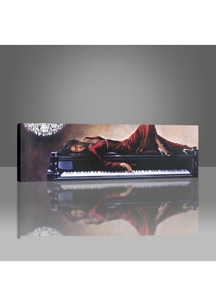 Woman Laying On Piano Tablo modelleri