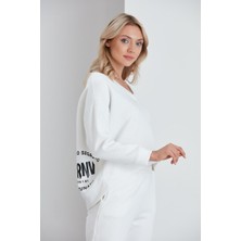 Nurneva Sırt Baskılı V Yaka Üç Iplik Sweatshirt Ekru