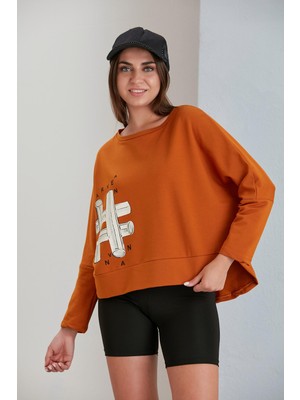 Nurneva Bisiklet Yaka Baskılı  Iki Iplik Sweatshirt Tütün