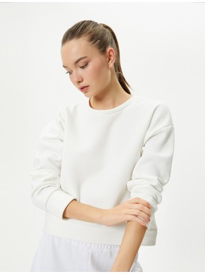 Koton Basic Spor Crop Sweatshirt Rahat Kalıp Pamuklu Bisiklet Yaka Uzun Kollu