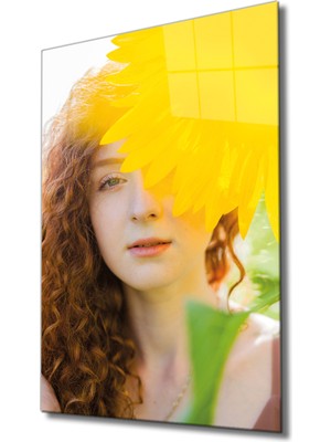 Sarı Çiçek ve Kadın Cam Tablo A Lady And Yellow Flower  36X23-MIYREM