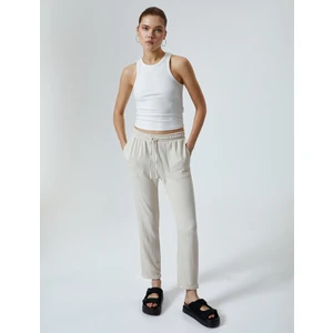 Rahat Kalıp Pantolon Cepli Beli Bağlamalı