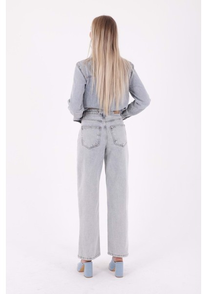 Paçaları Yırtmaç Detaylı Ve Geniş Paçalı Yüksek Belli Rahat Jean Kadın Kot Pantolon Buzmavisi Denim