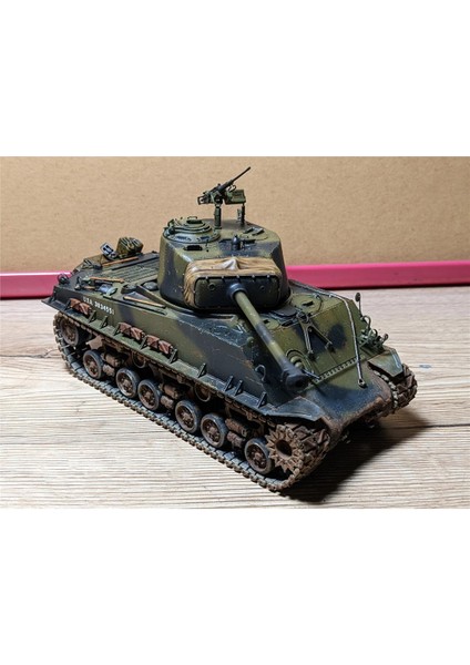 5042 1/35 Ölçek, M4A3 76W HVSS Sherman Tankı, İç Detaylı, Plastik Model kiti fırsatları