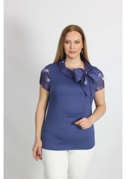 Yakası Fiyonk Detaylı Saten Bluz