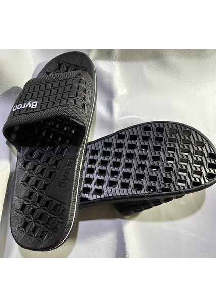 Altı Delikli Banyo Terliği