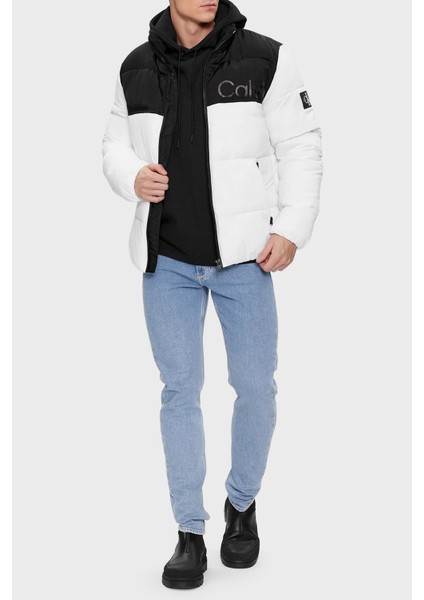 Logolu Renk Bloklu Dik Yaka Su Itici Mont J30J324667YAF Erkek Mont J30J324667 Yaf fiyatları