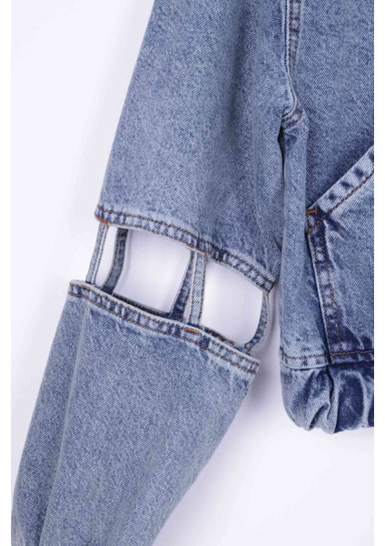 Kolları Bağlantı Detaylı Klasik Yakalı Cepli ve Astarsız Bomber Crop Kadın Kot Ceket Ortamavi Denim indirimleri