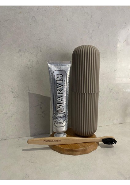 Diş Fırçası + Marvis Smokers Whitening Mint Diş Macunu 85 ml + Sütlü Kahve Saklama Kabı
