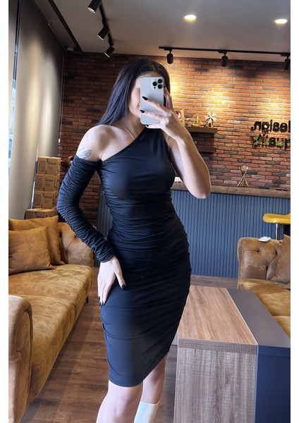 Siyah Sandy Kumaş Tek Omuz Detaylı Büzgülü Elbise fiyatları