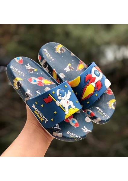 Çocuk Terlik Kaydırmaz Taban Astronot Figürlü fiyatları