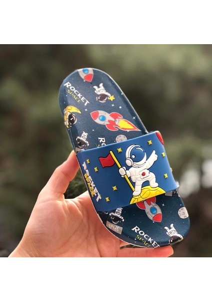 Çocuk Terlik Kaydırmaz Taban Astronot Figürlü modelleri