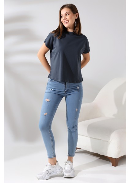 Dik Yaka Pamuklu T-Shirt 19588 Füme