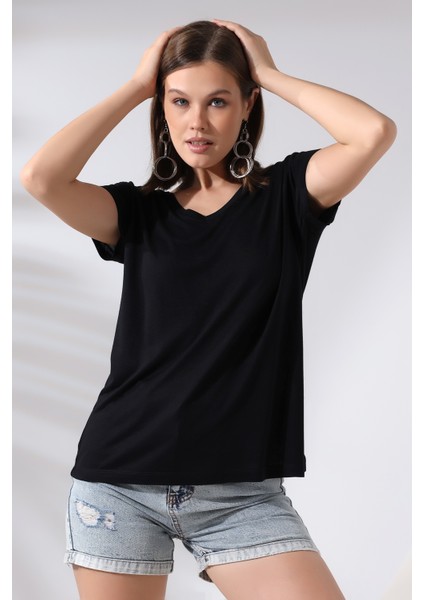 Salaş V Yaka Kısa Kol T-Shirt 19410 Siyah modelleri