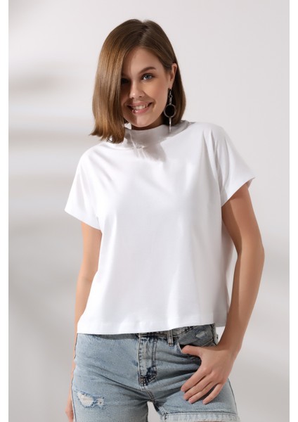 Dik Yaka Pamuklu T-Shirt 19588 Beyaz fiyatları