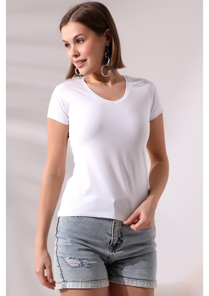 Pamuklu V Yaka Kısa Kol Basic T-Shirt 21043 Beyaz fiyatları