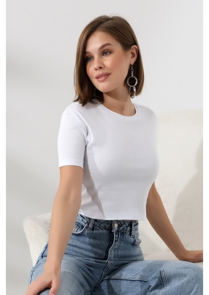 Pamuklu Ribana Bisiklet Yaka Crop T-Shirt 21560 Beyaz modelleri