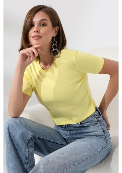 Pamuklu Ribana Bisiklet Yaka Crop T-Shirt 21560 Açık Sarı modelleri