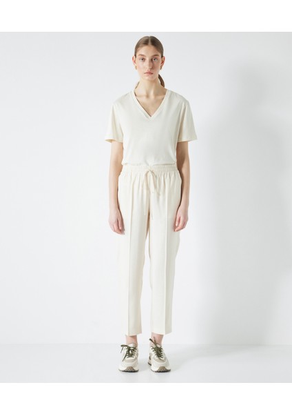 V Yaka Basic Tişört