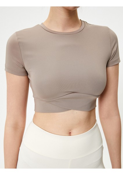 Spor Crop Tişört Kısa Kollu Bisiklet Yaka Asimetrik Kesim Slim Fit indirimleri