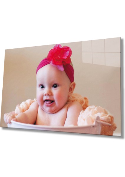Kırmızı Tokalı Bebek Cam Tablo 36 x 23-Mıyrem
