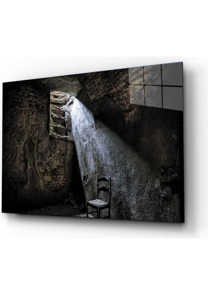 Karanlık Oda Sandalye ve Işık Hüzmesi Tablo 36X23-MIYREM