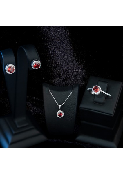 925 Ayar Gümüş Yeşil Ortası Kırmızı Tek Taşlı Takı Seti modelleri