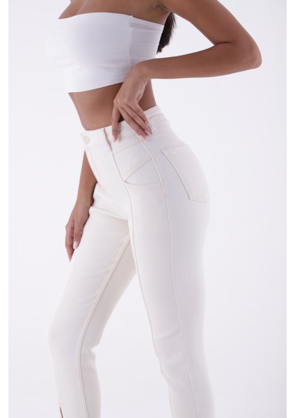 Önü Ekstra Dikişli ve Paçaları Yırtmaçlı Cepli Yüksek Belli Mom Fit Kadın Kot Pantolon Doğal Denim fırsatları