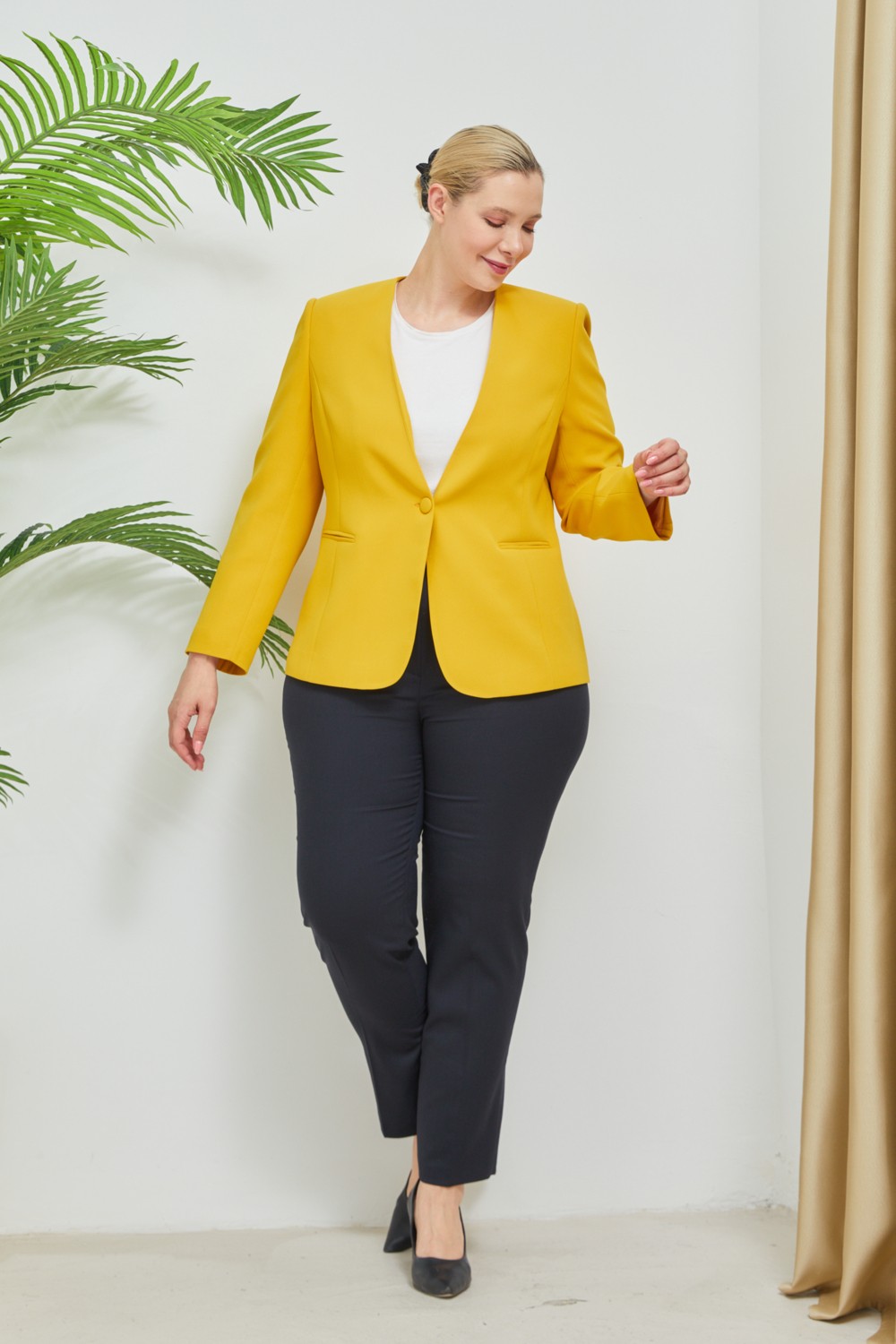 Fagi Atelier Kadın Büyük Beden V Yaka Tek Düğmeli Sarı Ceket görsel 2