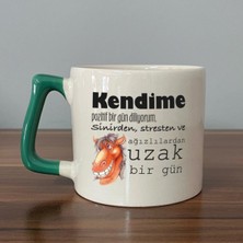 Mor Mürekkep Kendime Pozitif Bir Gün Diliyorum Baskılı Yeşil Kulplu D Kupa