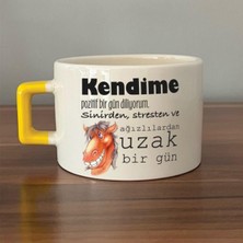 Mor Mürekkep Kendime Pozitif Bir Gün Diliyorum Baskılı Sarı Kulplu C Fincan