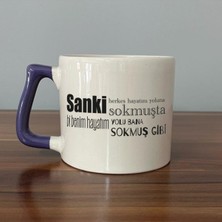 Mor Mürekkep Sanki Herkes Hayatını Yoluna Sokmuşta Baskılı Mor Kulplu D Kupa
