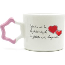Mor Mürekkep Öyle Biri Var Ki Baskılı Pembe Kulplu Yıldız Kupa