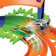 Hot Wheels Ikili Yarış ve Akrobasi Pisti Oyun Seti HTK17